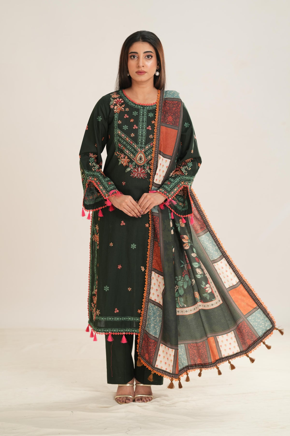 Daisywink - Farasha Eminence Khaddar Stitched
