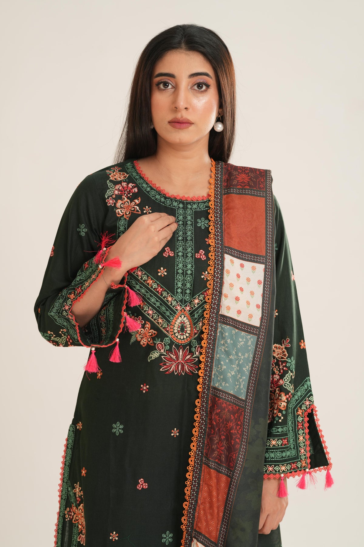 Daisywink - Farasha Eminence Khaddar Stitched