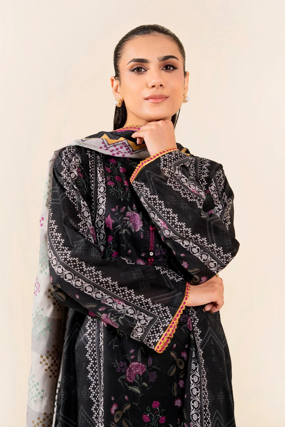 Printed Lawn Black Stitched Suit - Khas