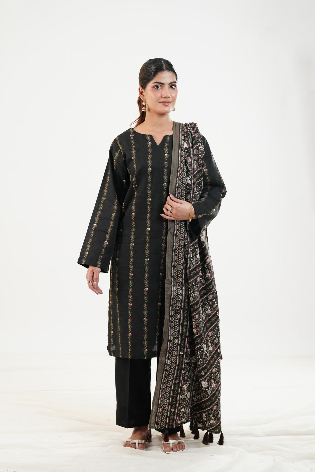 Printed Linen Black Stitched Suit - Nishat