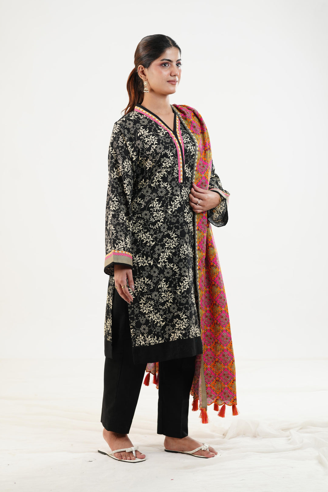 Printed Linen Black Stitched Suit - Nishat