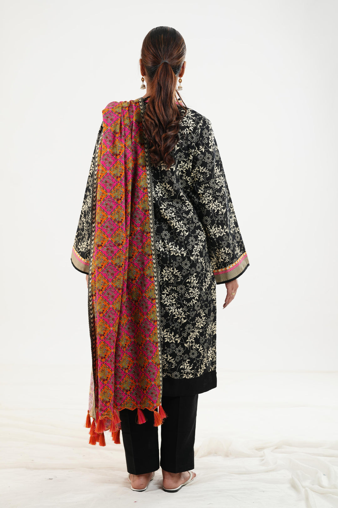 Printed Linen Black Stitched Suit - Nishat