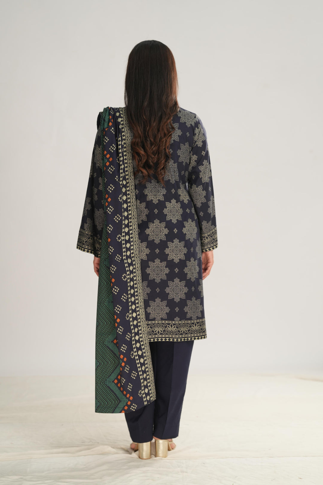 Linen Black Stitched Suit - Nishat