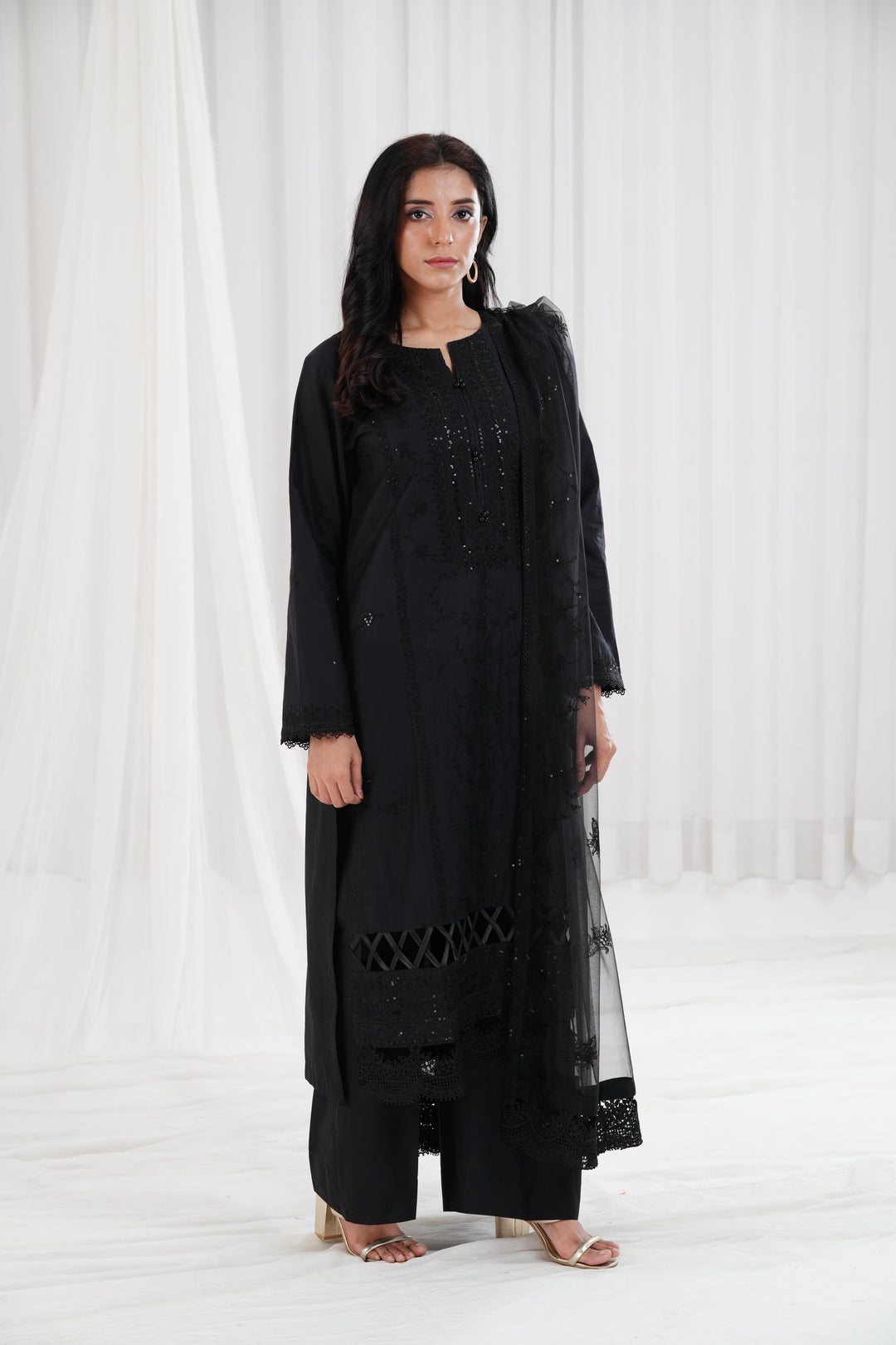 Embroidered Black Stitched Suit - Nishat
