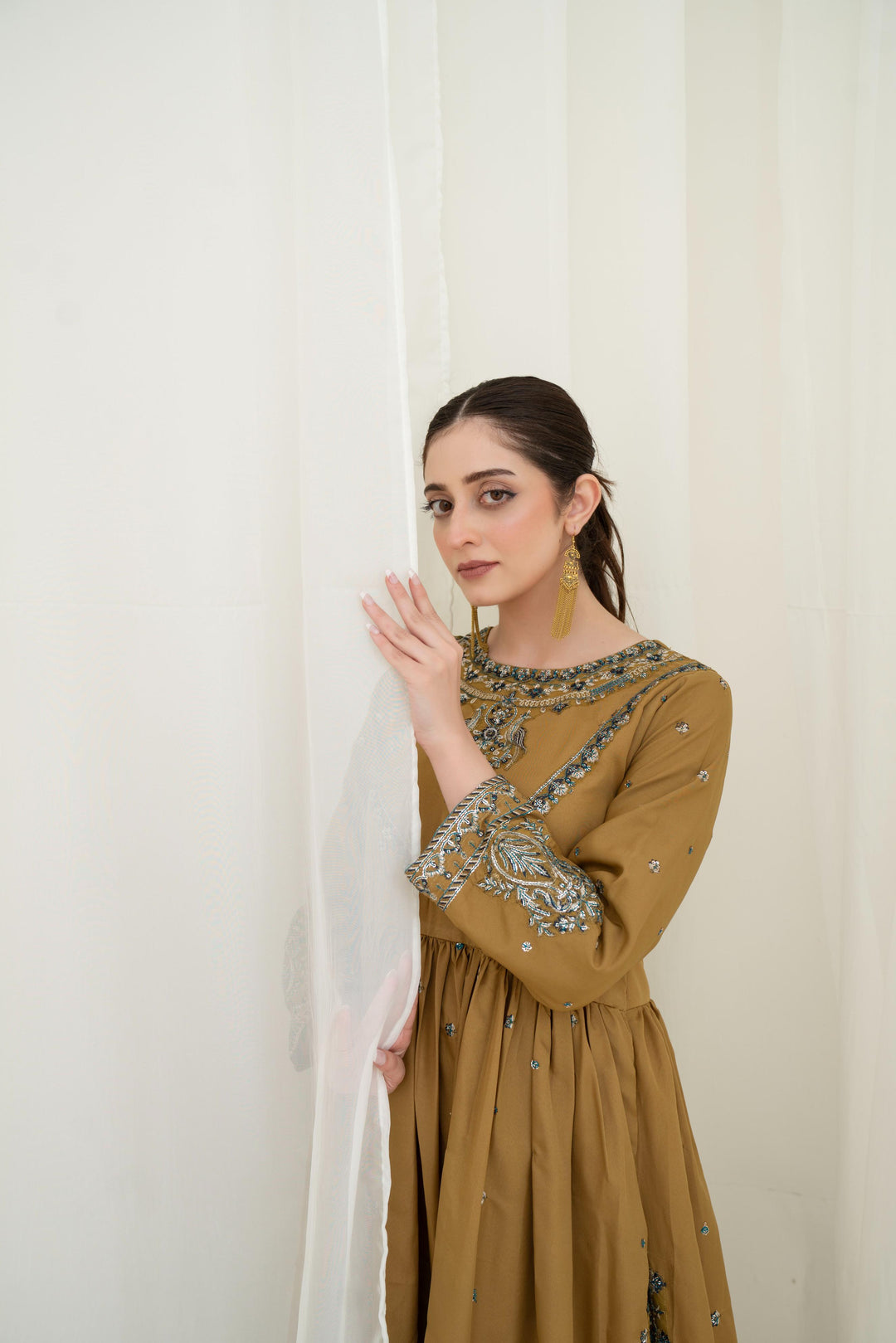 Embroidered Boski Silk Grey Stitched Suit - Asim Jofa