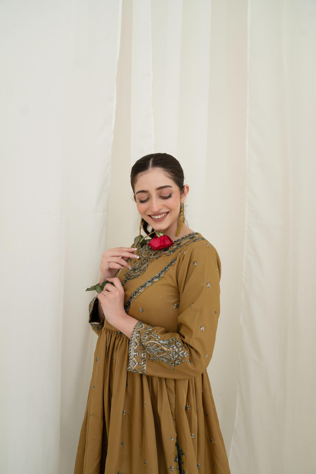 Embroidered Boski Silk Grey Stitched Suit - Asim Jofa