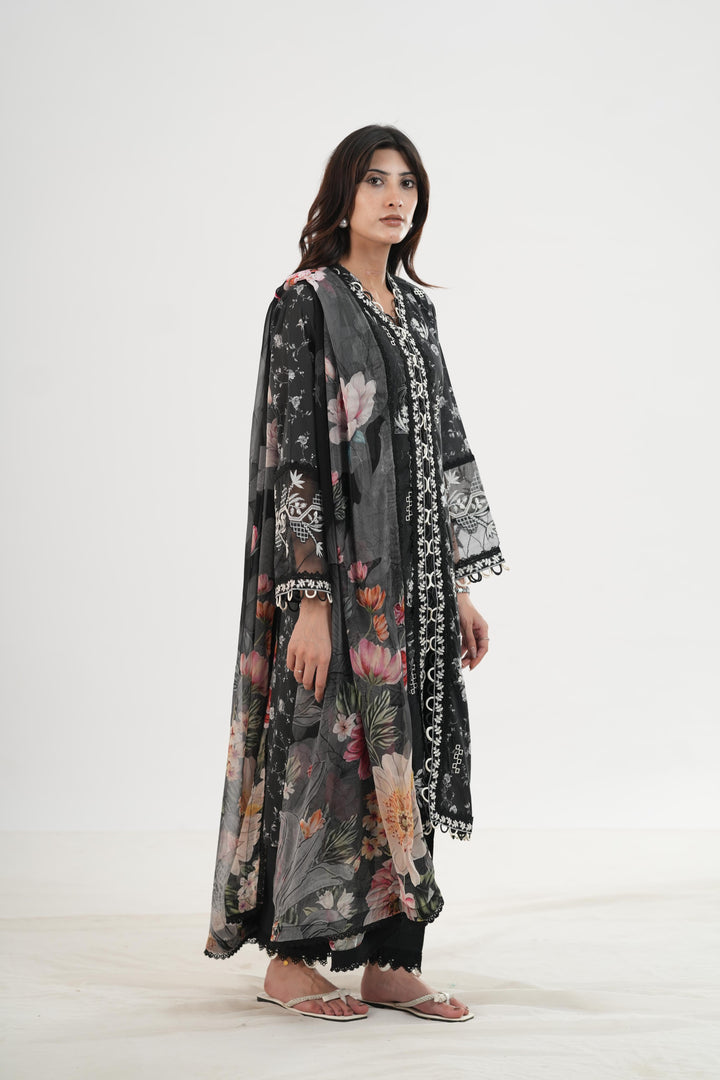 Eavan - Qalamkar Q Prints Festive Stitched