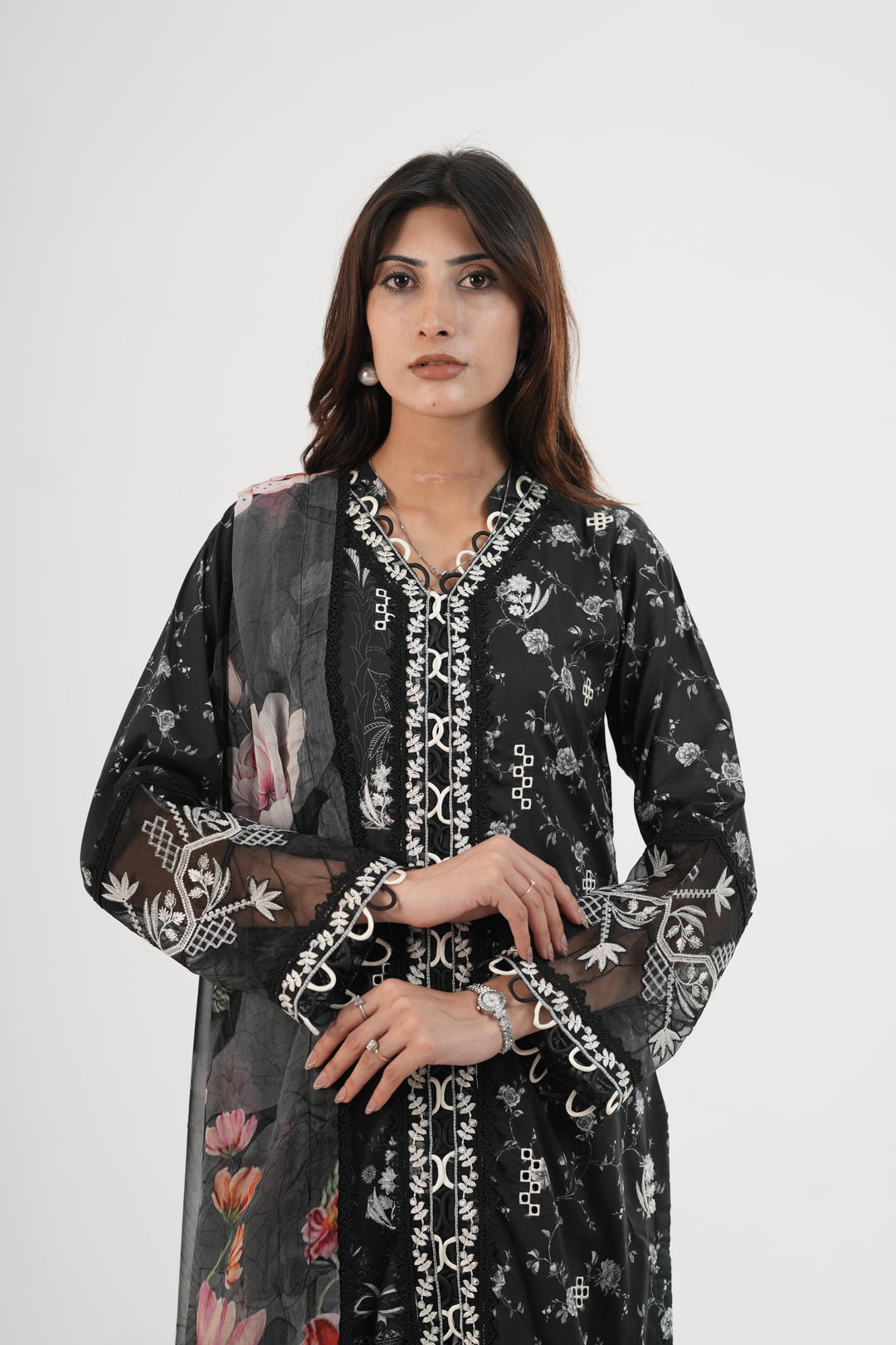 Eavan - Qalamkar Q Prints Festive Stitched