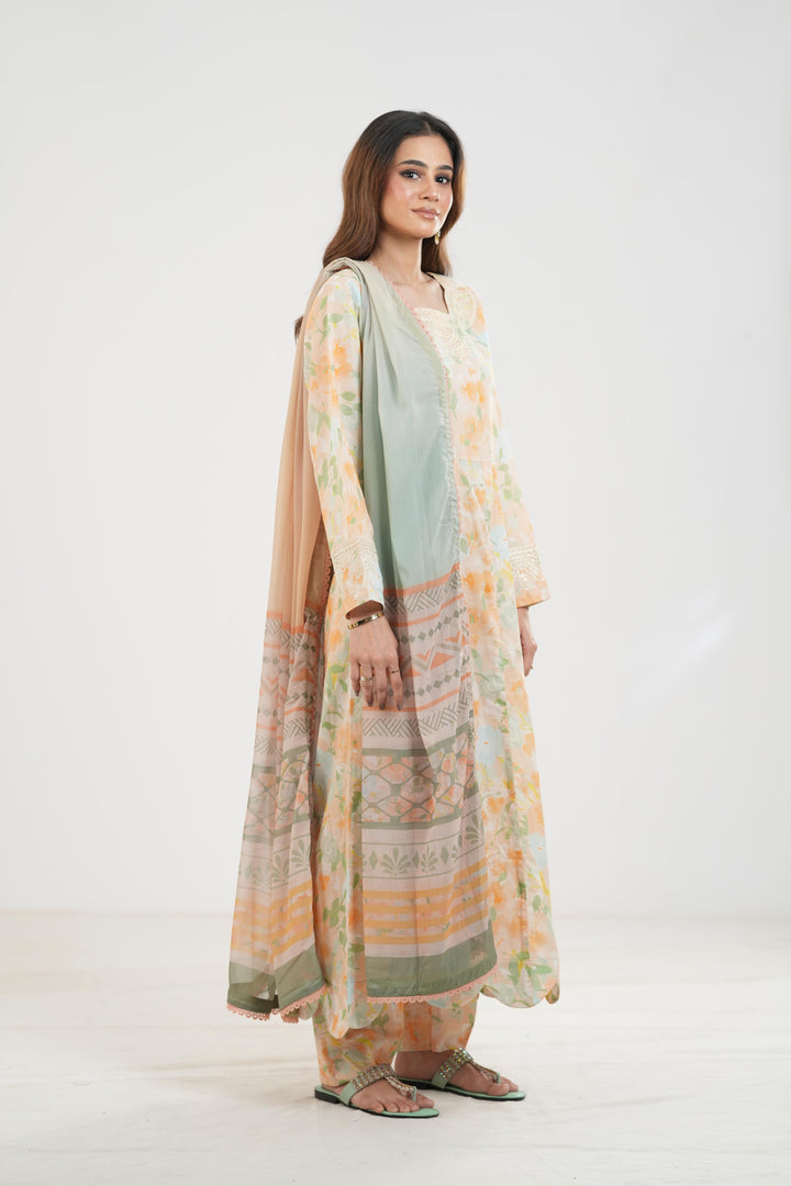 Cream Sparkle - Farasha Printed Essentials Stitched