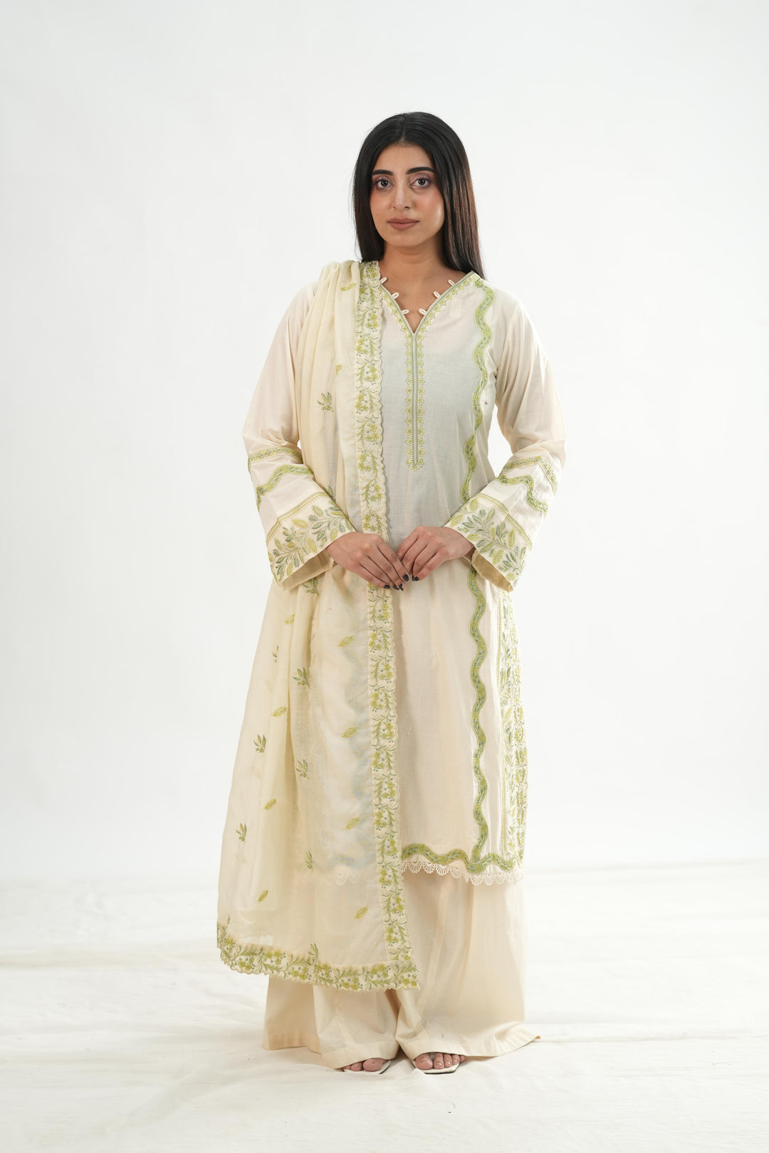 Design 3 - Mahnur Fiona Lawn Stitched