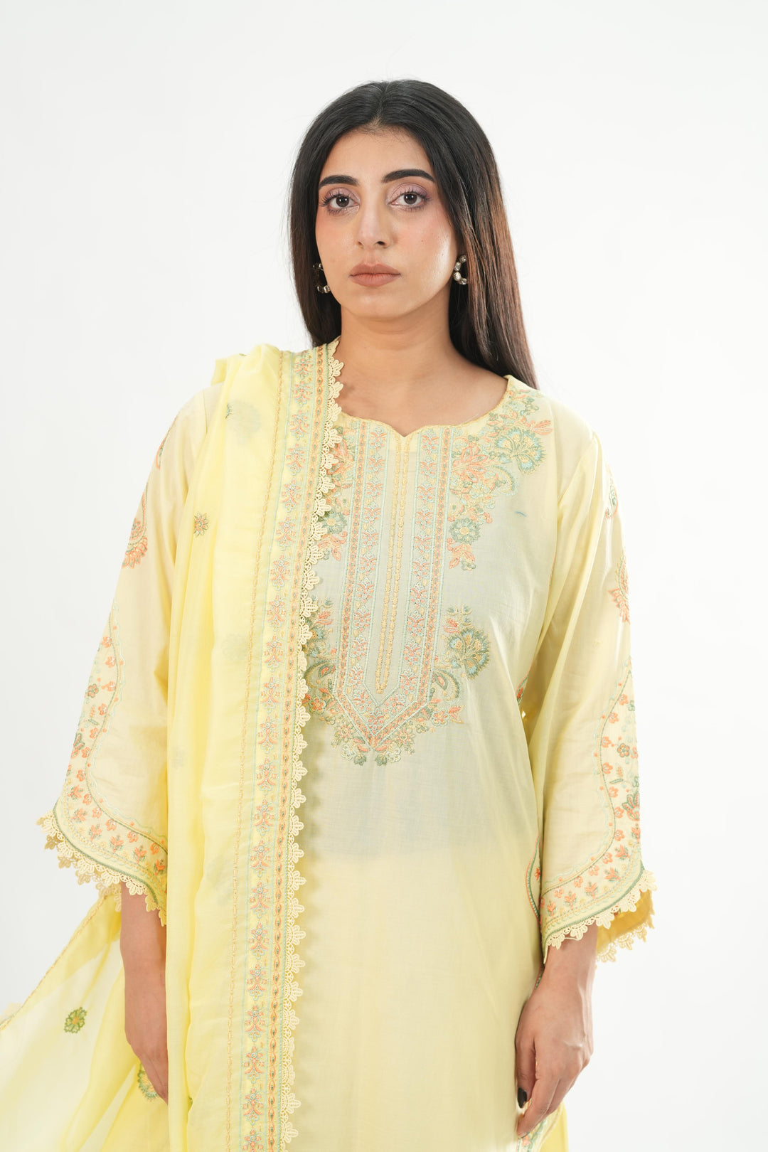 Design 5 - Mahnur Fiona Lawn Stitched
