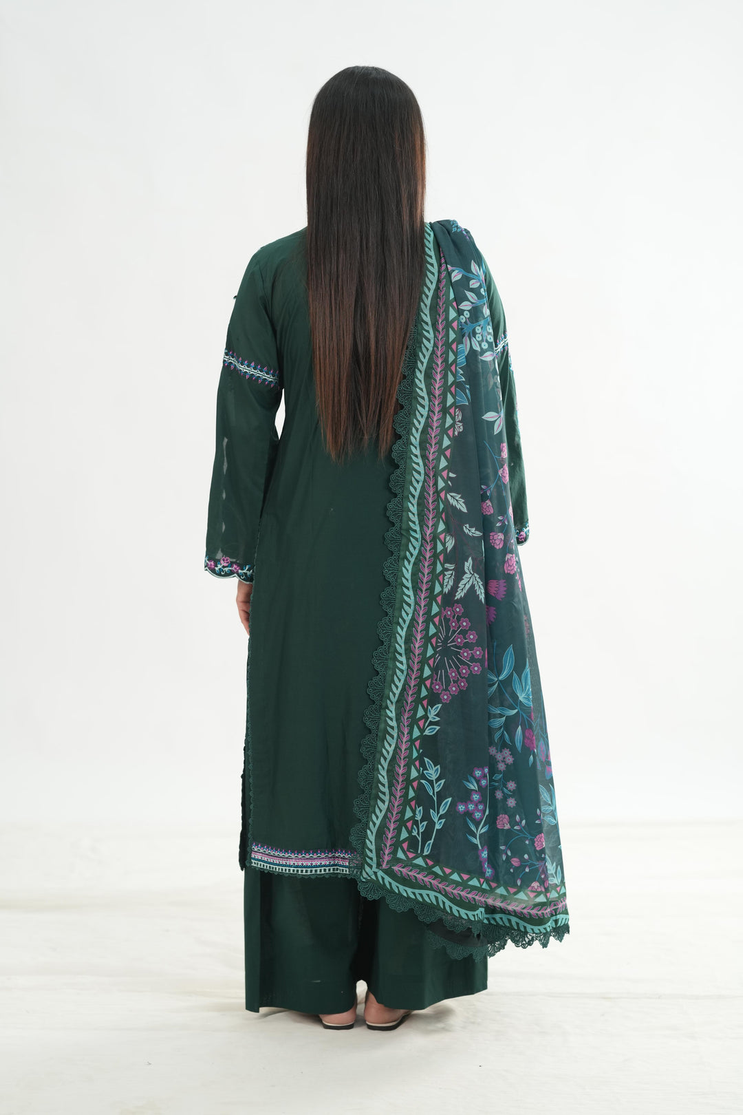 Design 8 - Mahnur Fiona Lawn Stitched