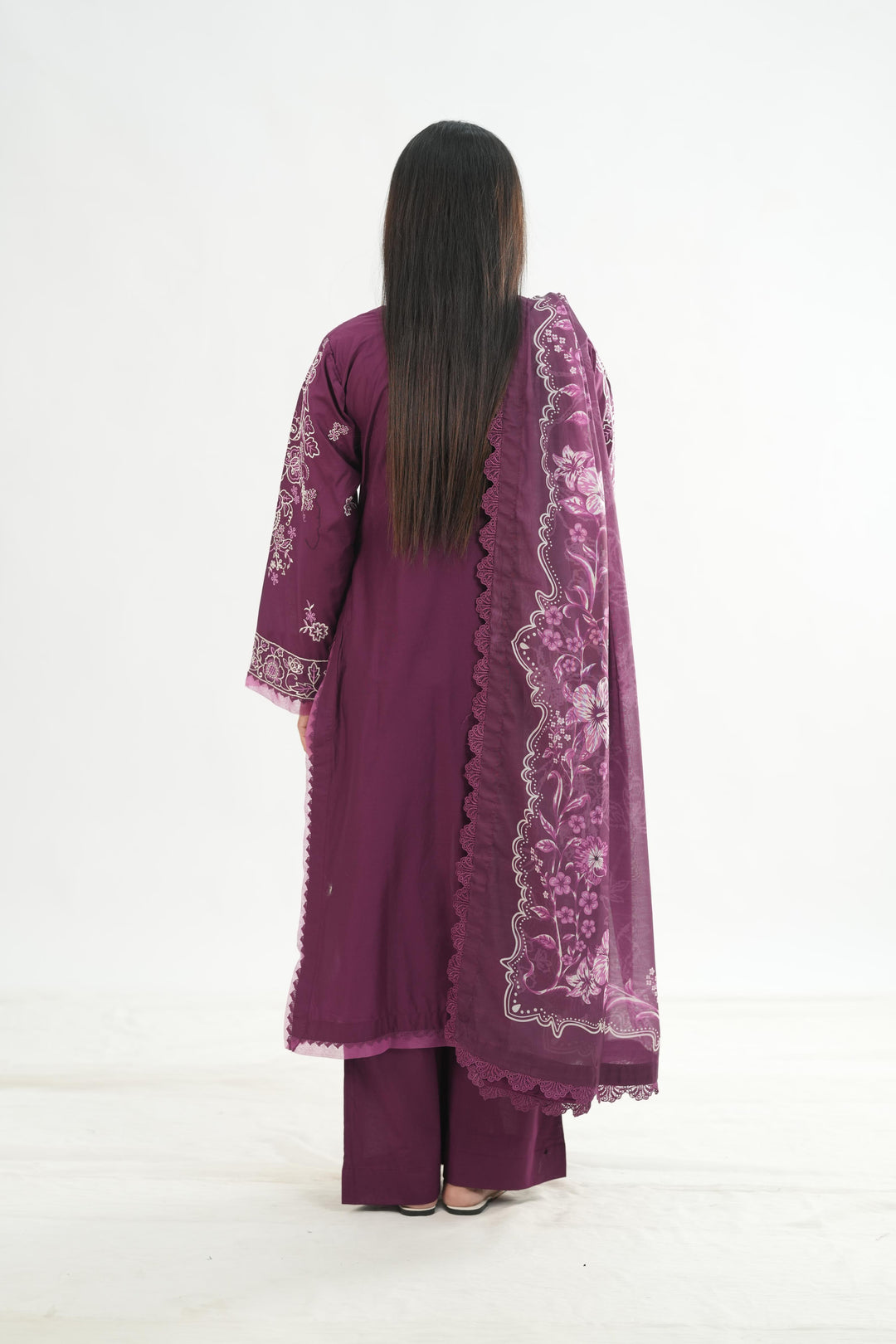 Design 10 - Mahnur Fiona Lawn Stitched
