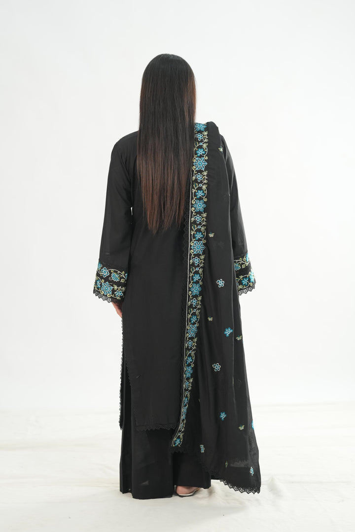 Design 11 - Mahnur Fiona Lawn Stitched