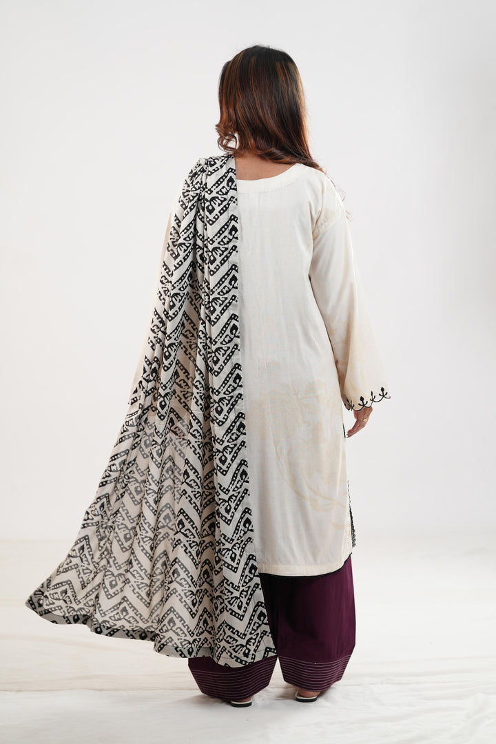 Design 4B - Sana Safinaz Mahay Stitched