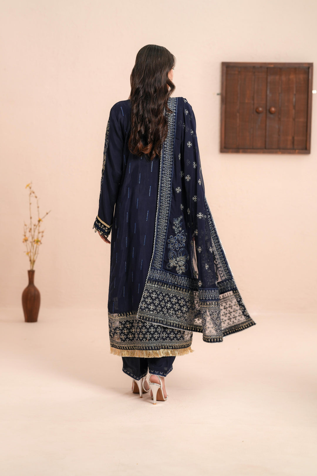 Inali - Xenia Neoma Formal Stitched