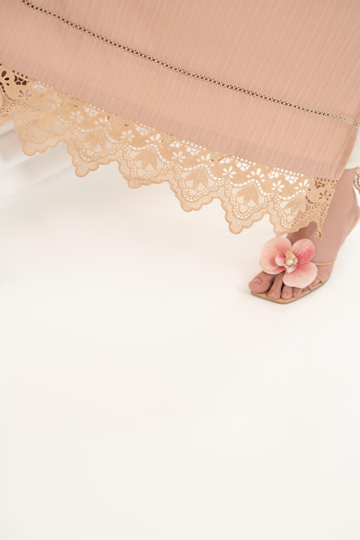 Blush Lace Trim Kaftan