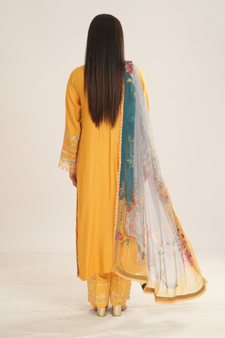 Gleam - Q Line by Qalamkar Stitched