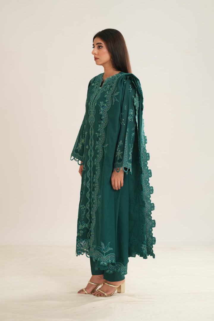 Meadow - Q Line by Qalamkar Stitched