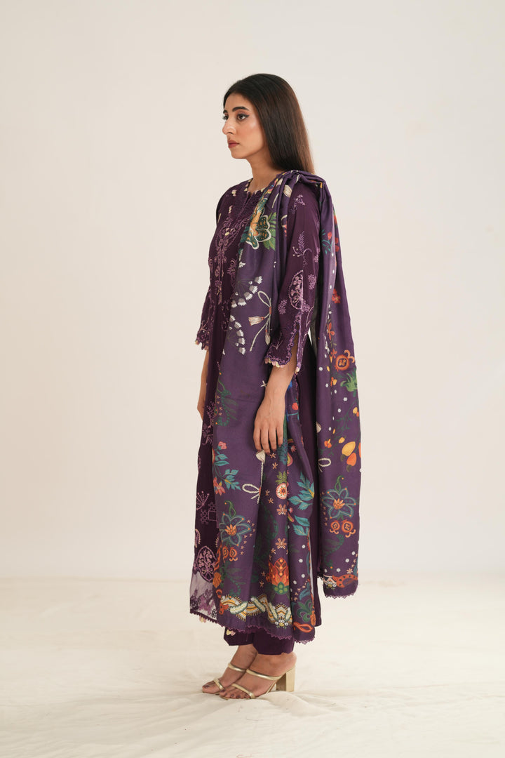Iris - Q Line by Qalamkar Stitched
