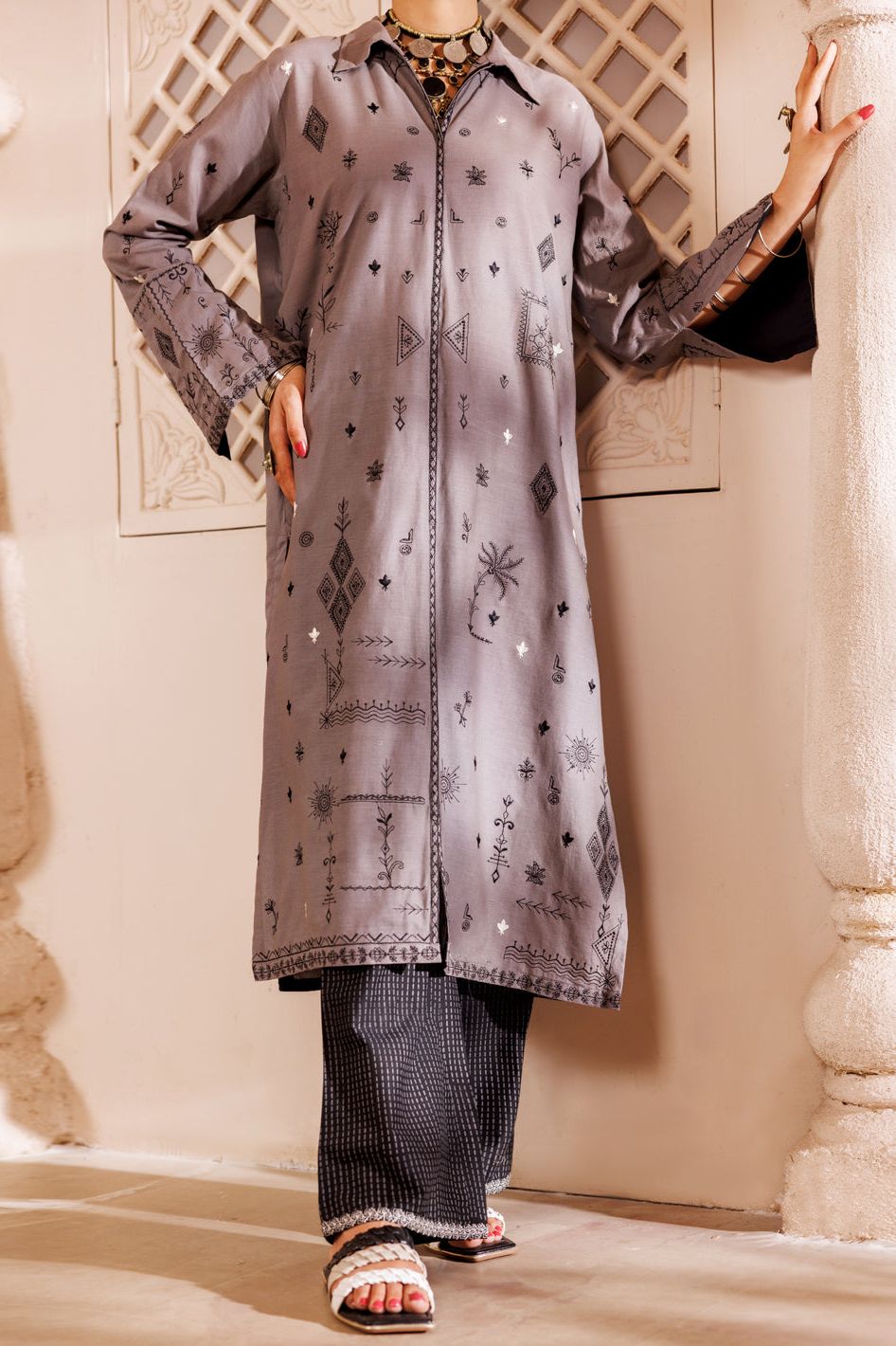 Dyed Grey Stitched Suit - Almirah