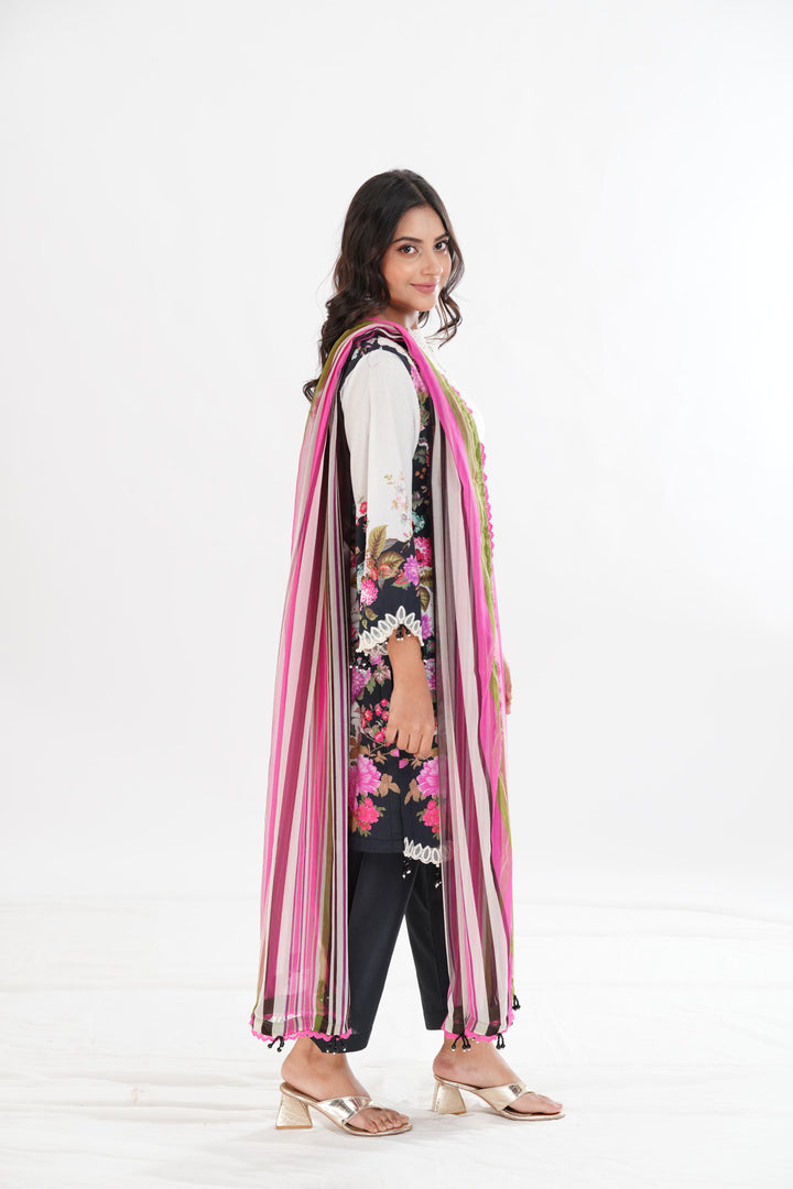 Design 22A - Sana Safinaz Muzlin Volume 1 '25 Stitched
