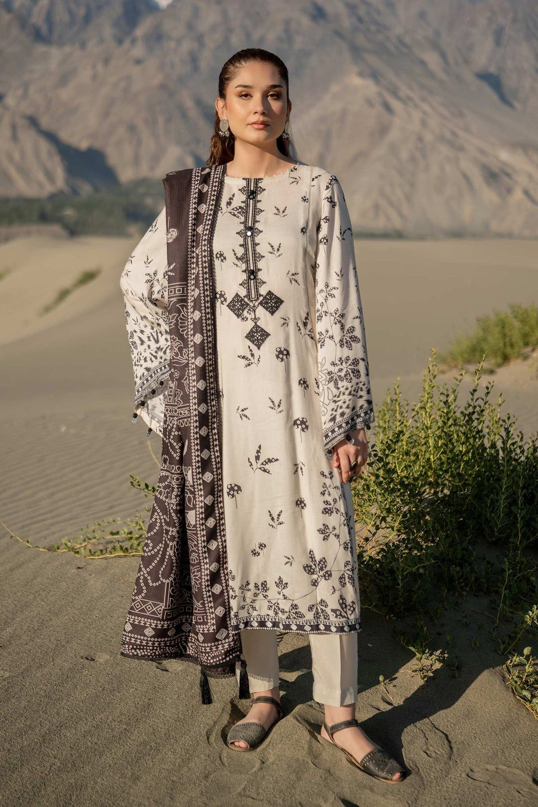 Design 7A - Maria B M Basic Winter Stitched