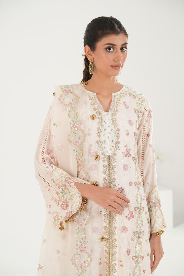 Rue - Afrozeh La Fuchsia Stitched