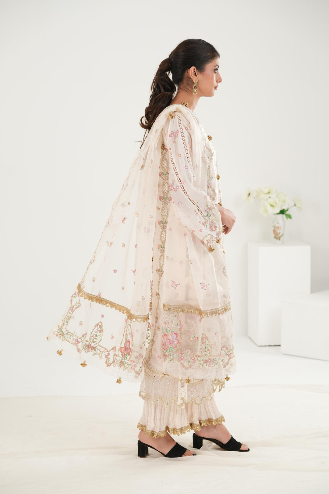 Rue - Afrozeh La Fuchsia Stitched