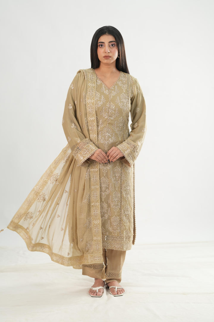 Tasnim - Alizeh Formals 26' Stitched