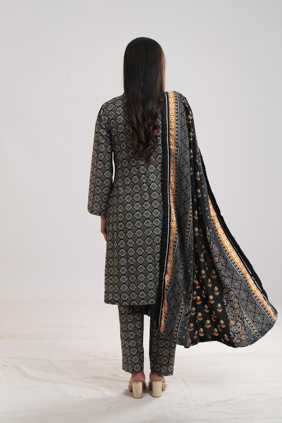 Khaddar Black Stitched Suit - Limelight