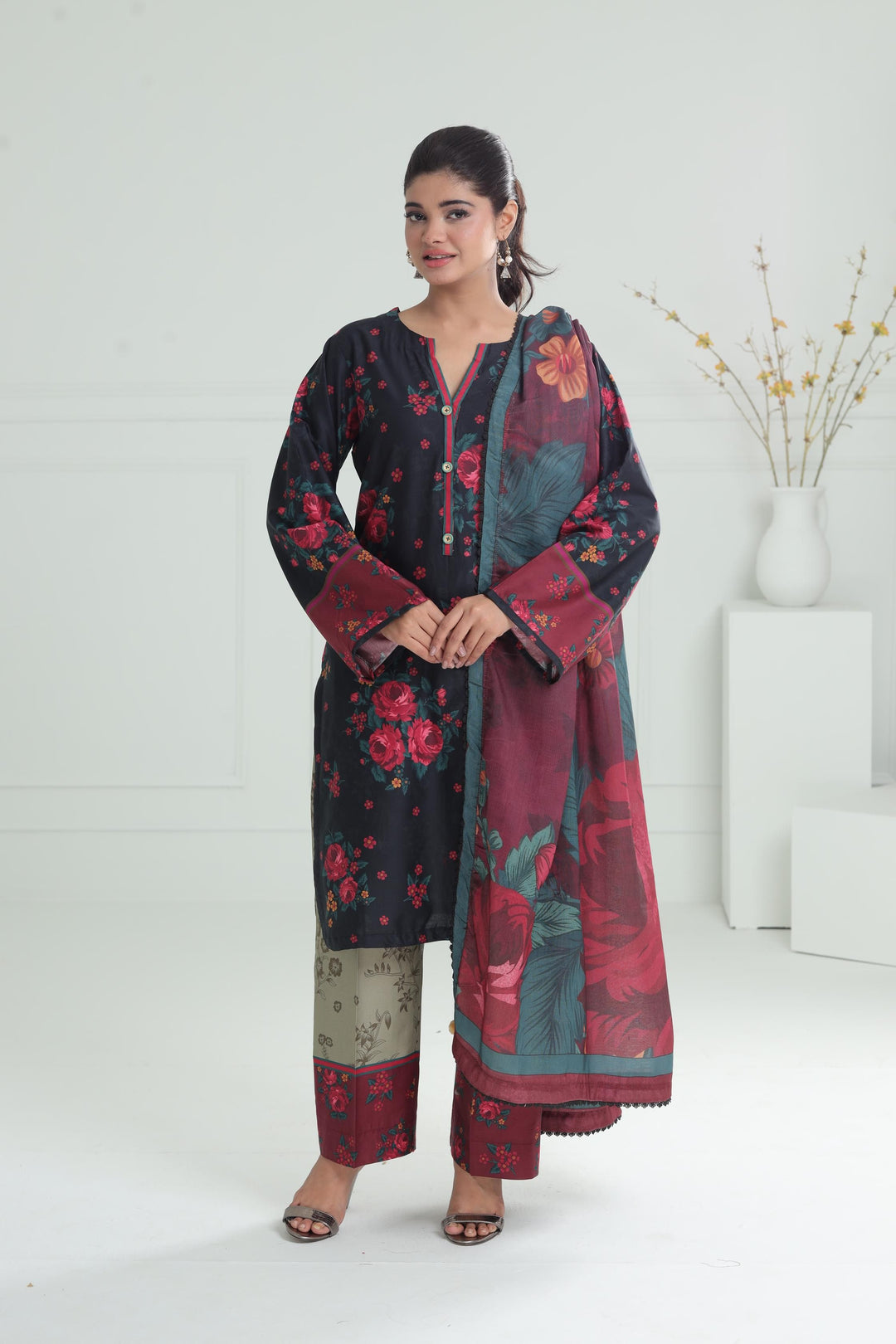 Viscose Black Stitched Suit - Jazmin