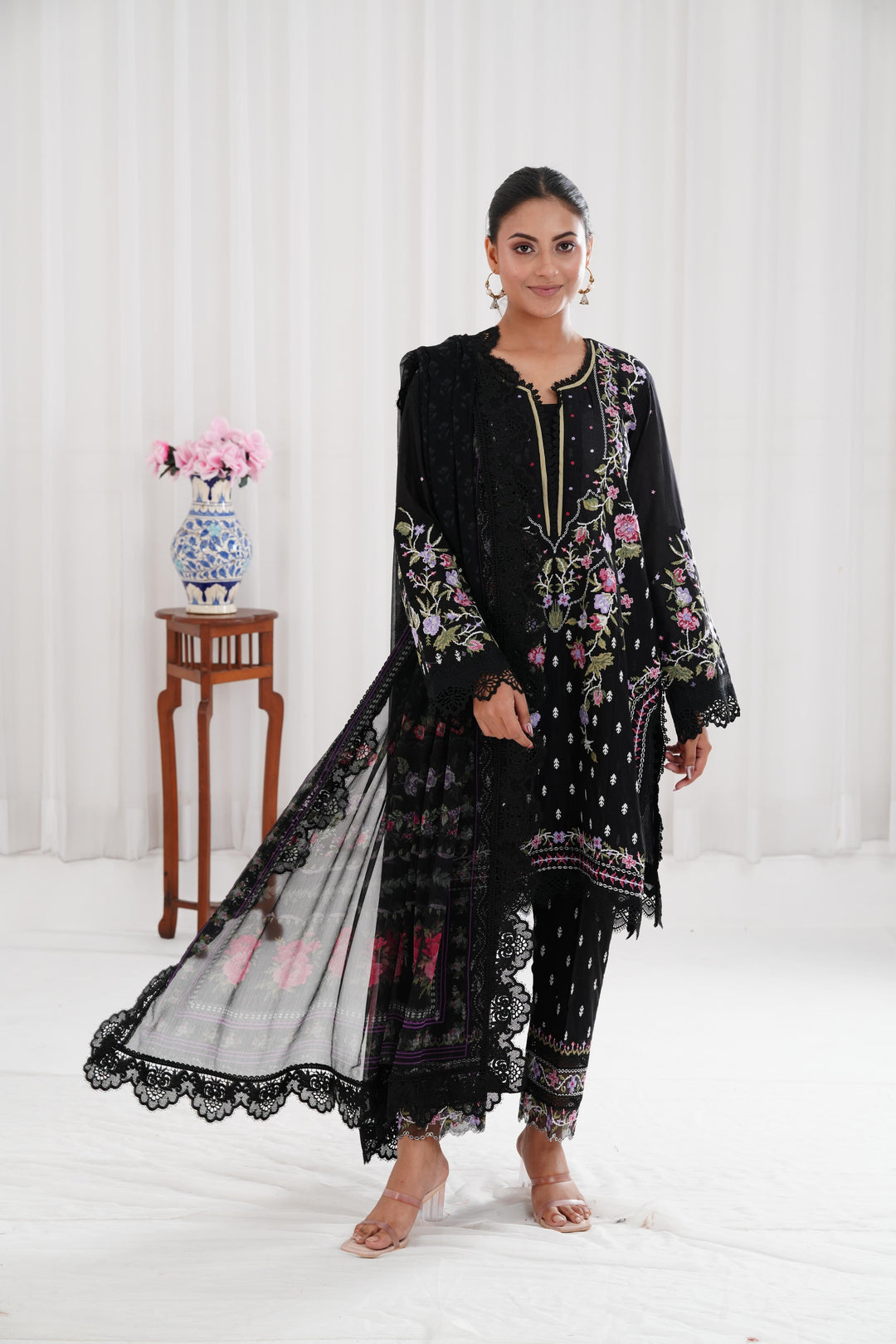 Design 5A - Sobia Nazir Vital Lawn Stitched