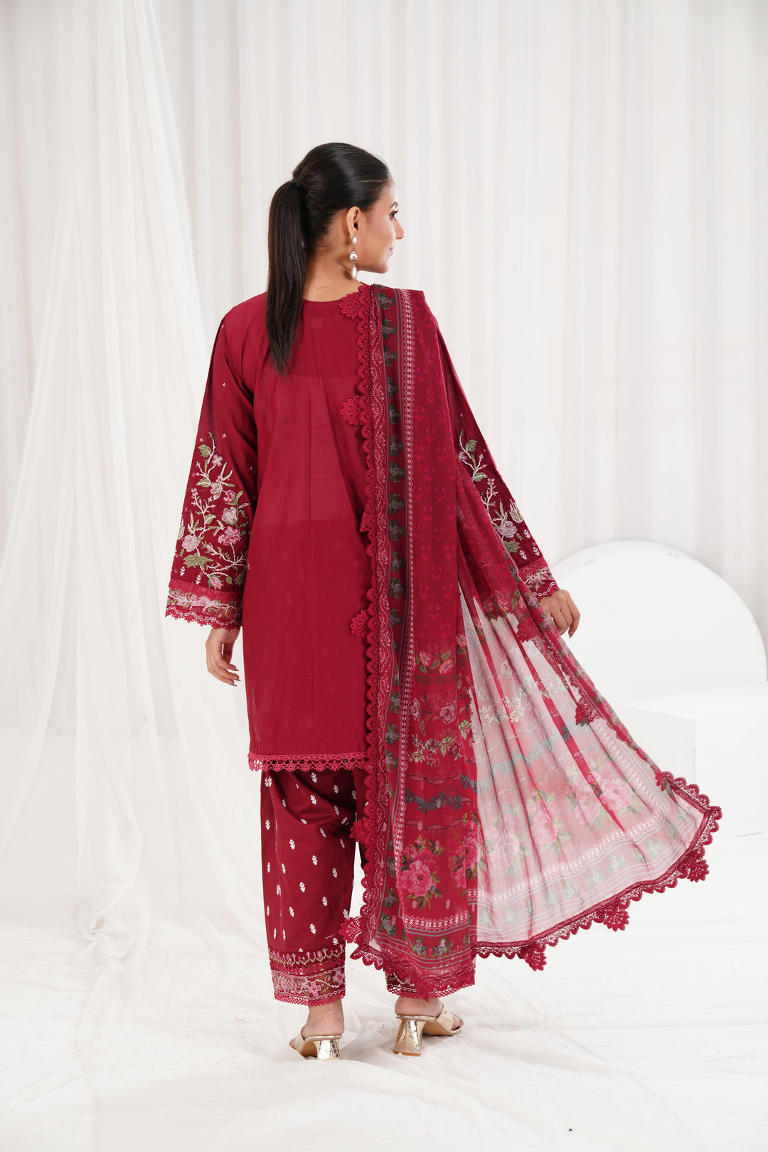Design 5B - Sobia Nazir Vital Lawn Stitched