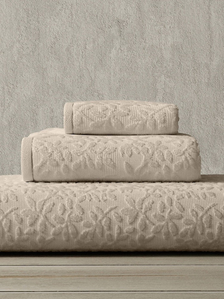Vantona Luxury Leaf Jacquard Cotton Towel - Natural