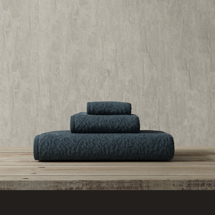 Vantona Luxury Leaf Jacquard Cotton Towel – Charcoal