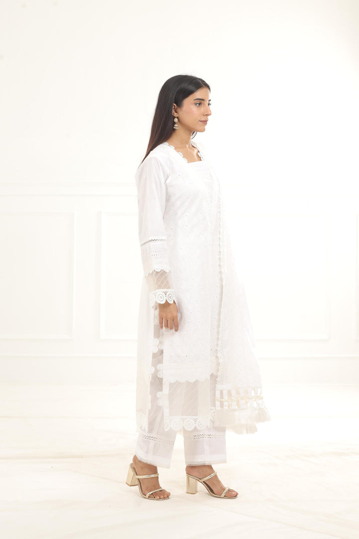 Embroidered Chikankari Off White Stitched Suit - Zellbury