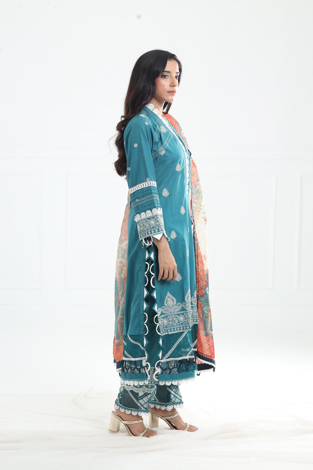 Embroidered Chikankari Ferozi Stitched Suit - Zellbury