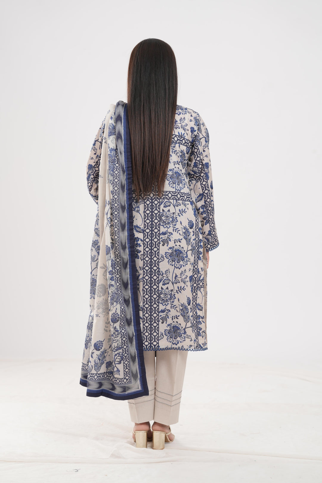 Lawn Off White Stitched Suit - Zellbury