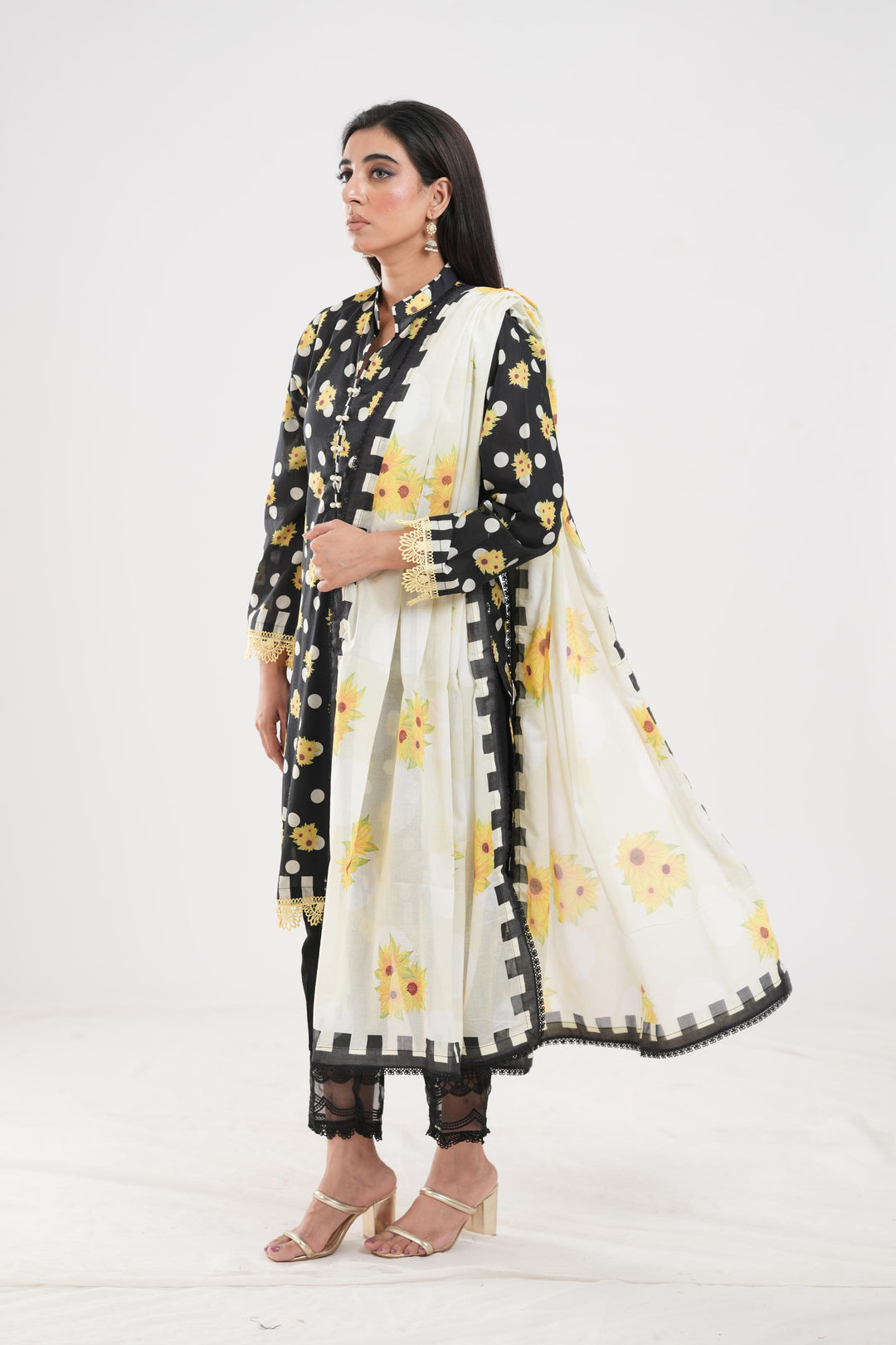 Lawn Black Stitched Suit - Zellbury