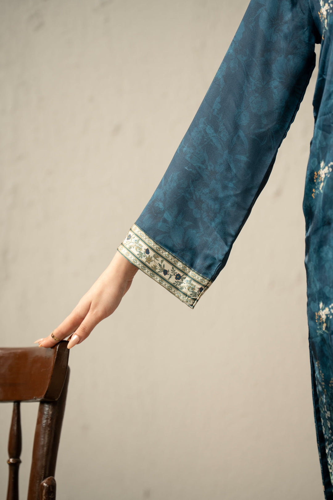 Embellished Silk Teal Stitched Suit - Zeen