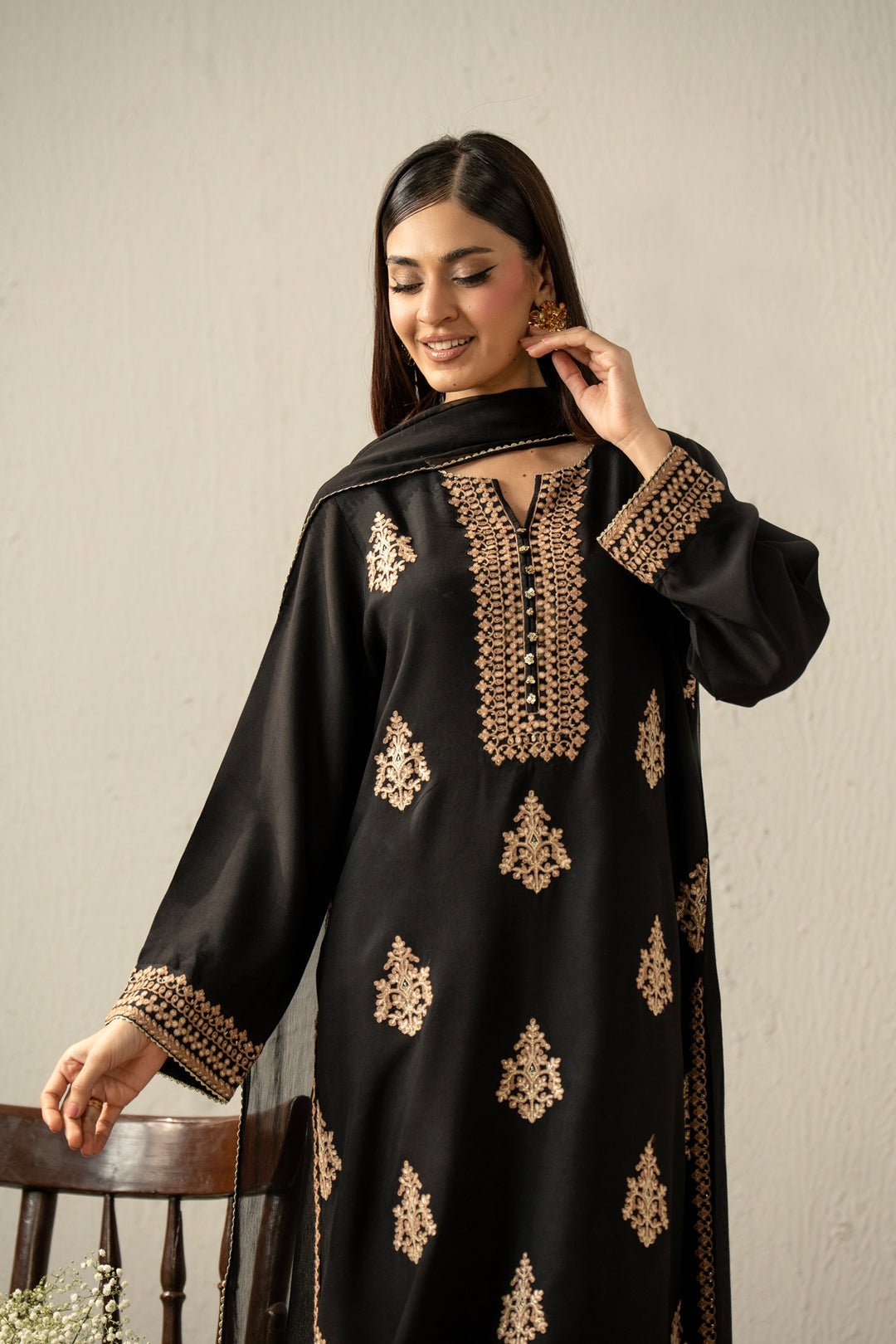 Embroidered Oak Silk Black Stitched Suit - Zeen