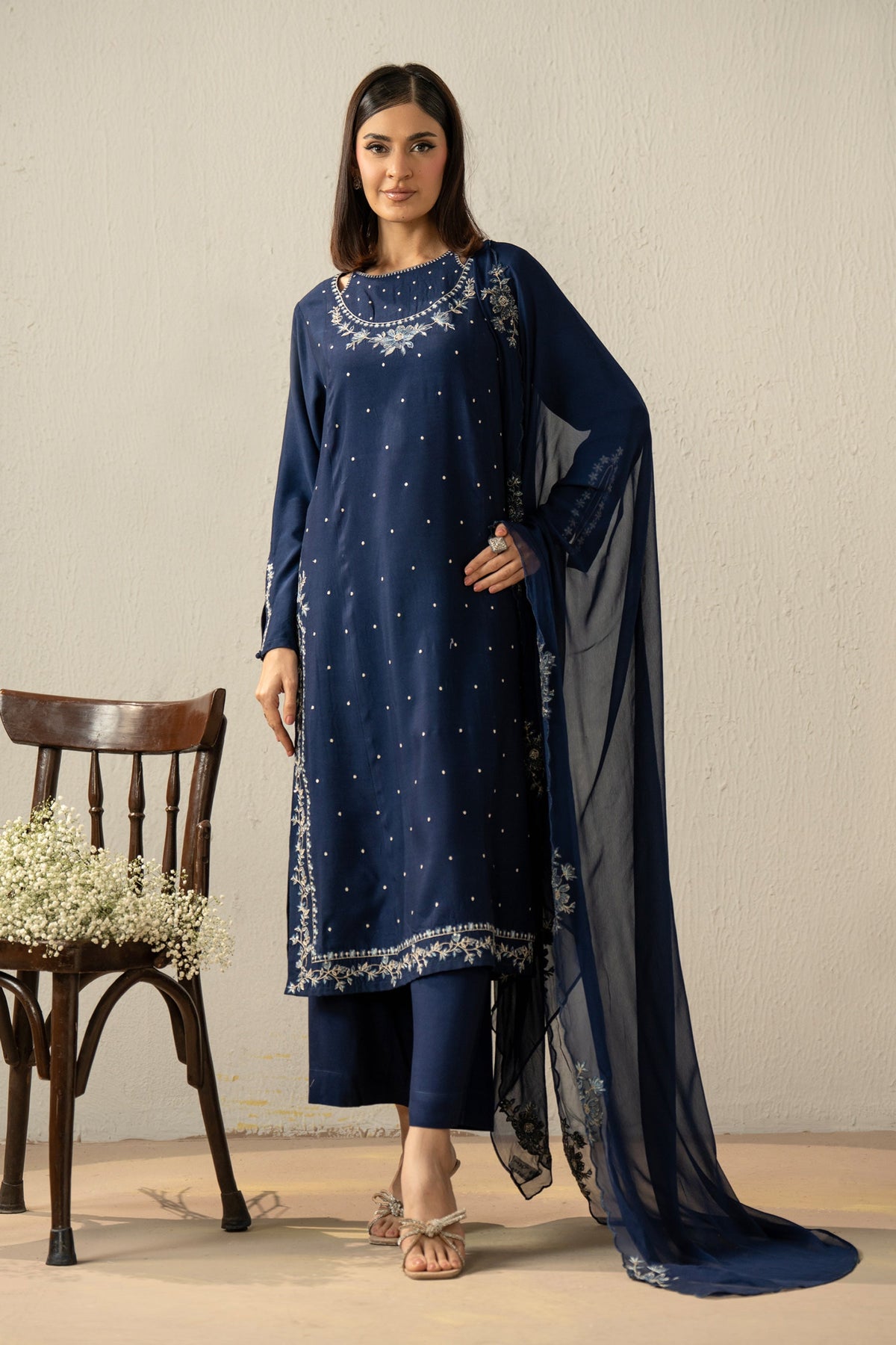 Embroidered Oak Silk Navy Blue Stitched Suit - Zeen