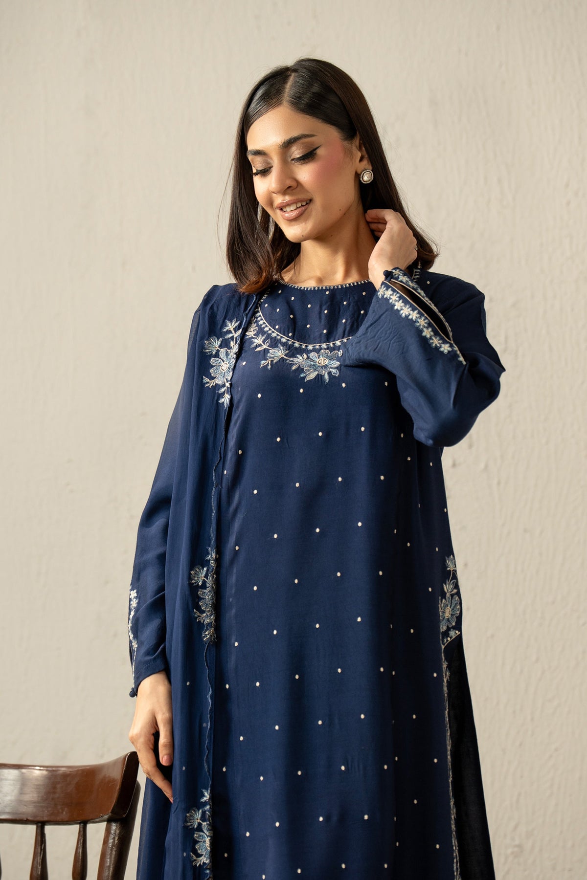 Embroidered Oak Silk Navy Blue Stitched Suit - Zeen